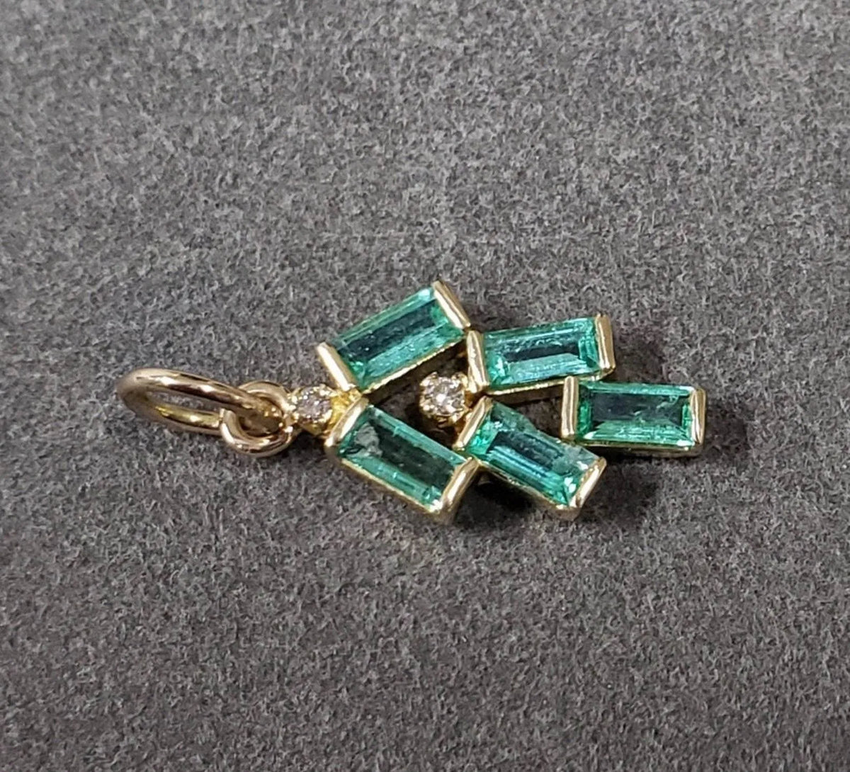 18k Gold Zambian Emerald with Diamond Pendant - K Jewelry Accessories