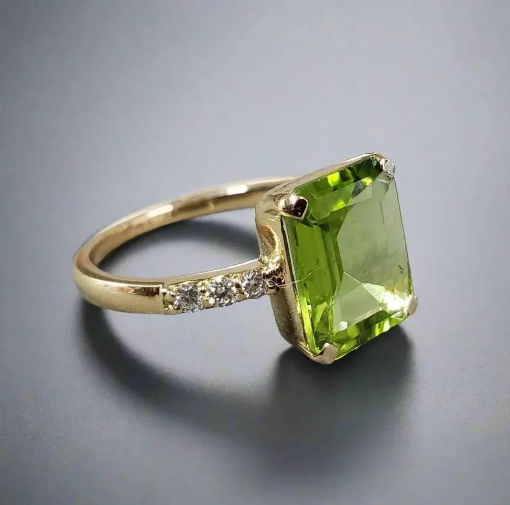 Green Peridot and Diamond 18k Gold Ring - K Jewelry Accessories