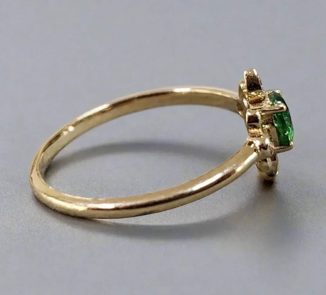 14k Gold Oval Shape Tsavorite and Diamond Ring - K Jewelry Accessories