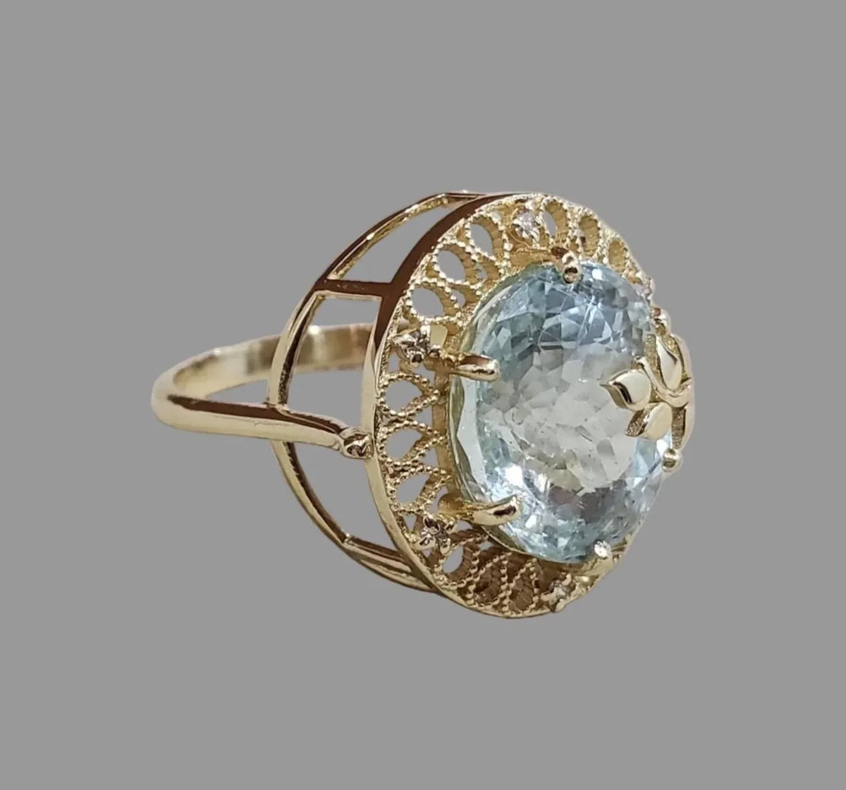 14K Gold Aquamarine & Diamond Statement Ring