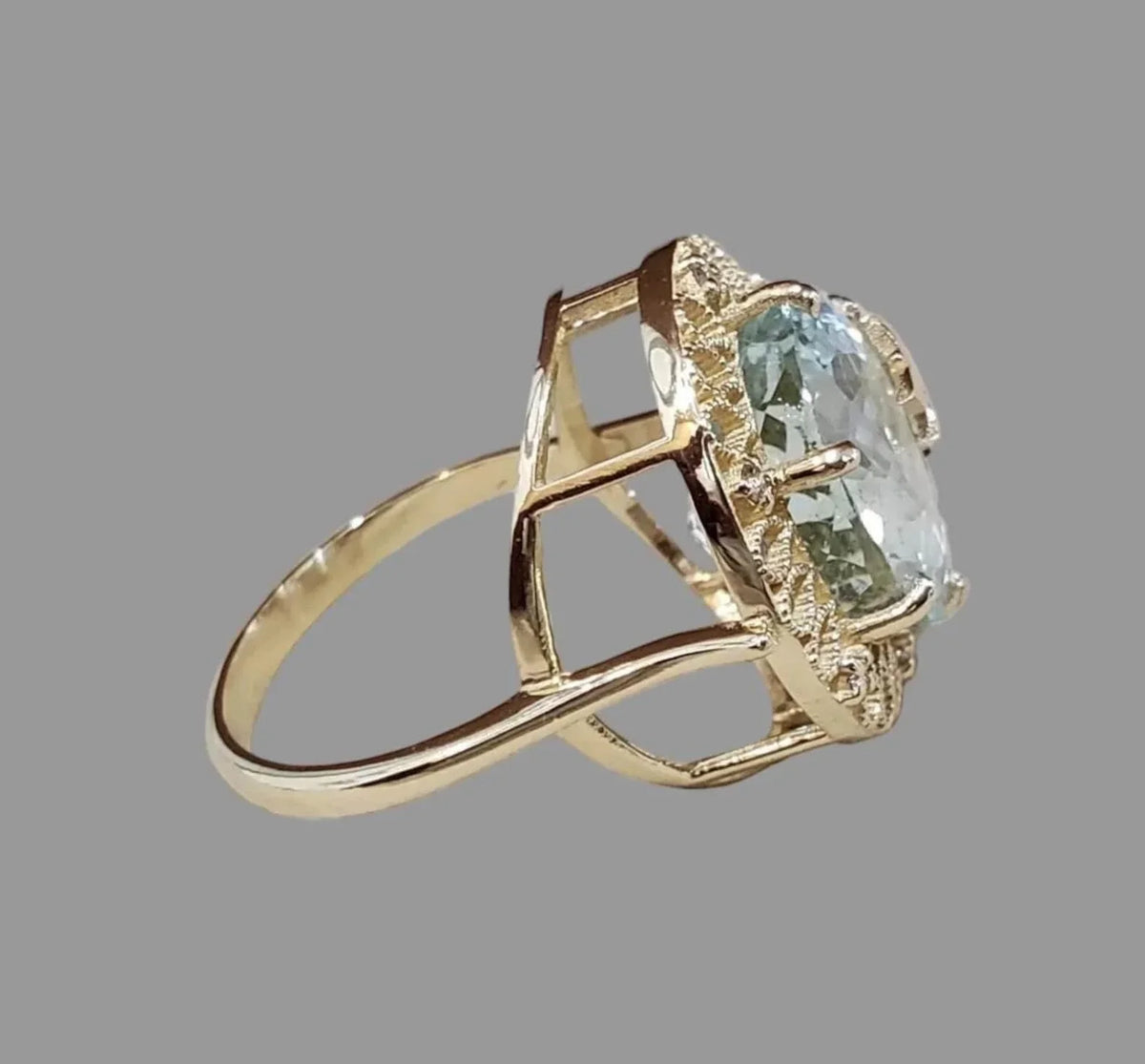 14K Gold Aquamarine & Diamond Statement Ring