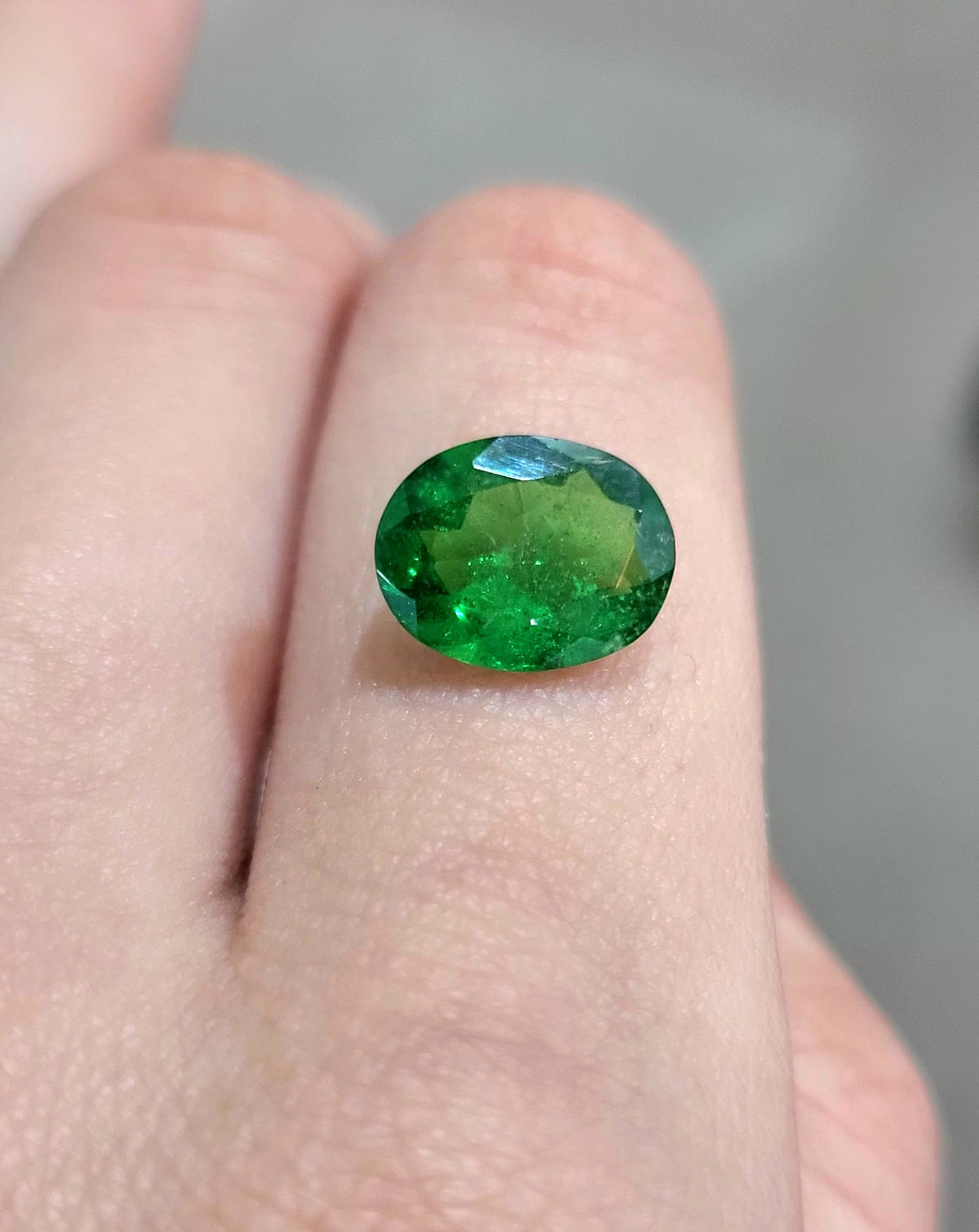 2.95 ct Natural Green Tsavorite Oval shape - #TS23