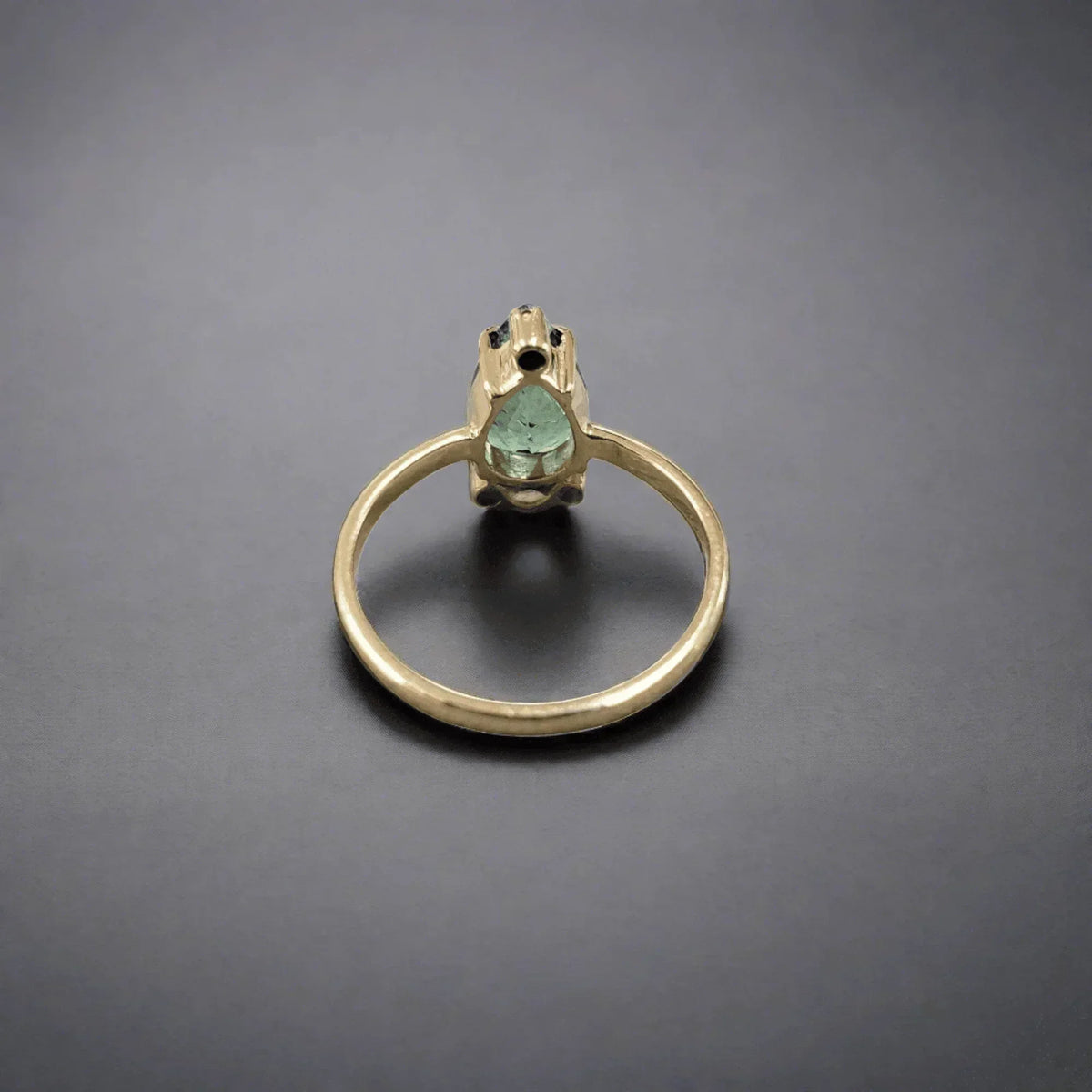 18k Gold Lustrous Emerald & Diamond Ring - K Jewelry Accessories