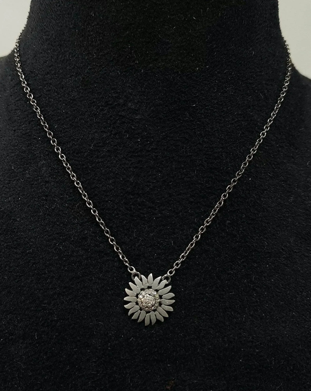 925 Silver Diamond Necklace -Minimalistic Sunflower Design - K Jewelry Accessories