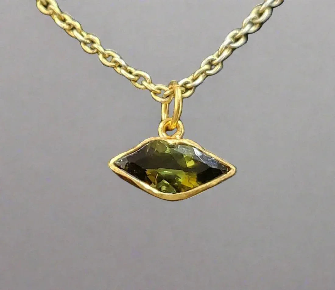 18k Rare Green Tourmaline Gold Lips Pendant - K Jewelry Accessories