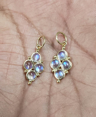 Women 14k Gold Dainty Cabochon Rainbow Moonstone Pendant - K Jewelry Accessories