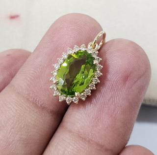 Rare Oval Green Peridot with Brilliant Cut Diamond 14k Gold Pendant - K Jewelry Accessories