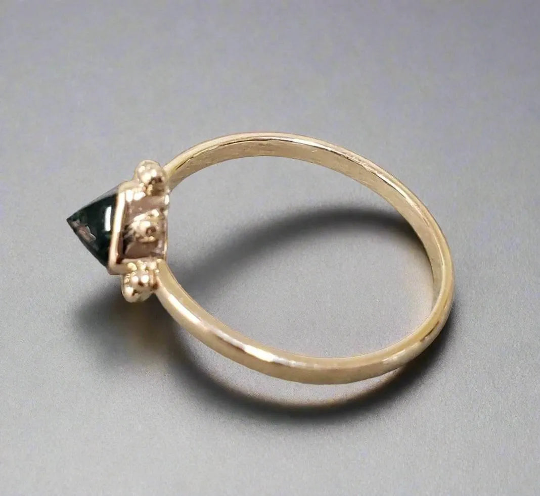14k Gold Sugar Loaf Emerald Ring - K Jewelry Accessories