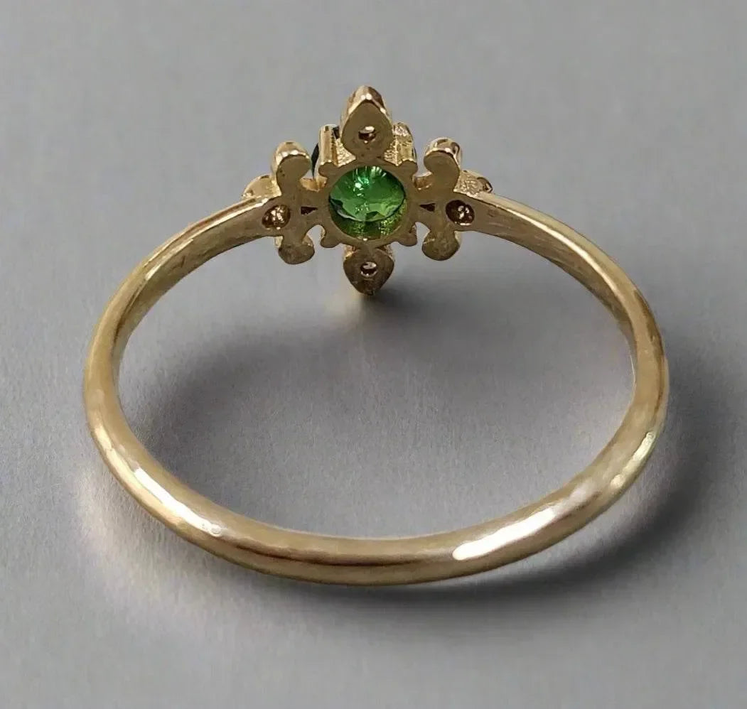14k Gold Oval Shape Tsavorite and Diamond Ring - K Jewelry Accessories