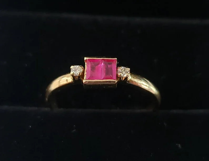 18k Gold Ruby Baguette Ring with Round Cut Diamonds