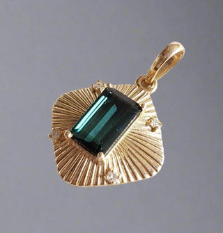 Deep Green Tourmaline Diamond Gold Pendant: Textured Jewelry - K Jewelry Accessories