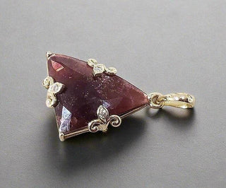 Twilight Jewel, Vintage Style Triangular Pendant in 14k Gold - K Jewelry Accessories