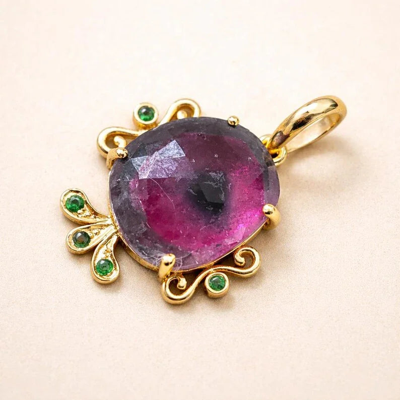 Pendentif papillon en tourmaline rose et or 14 carats