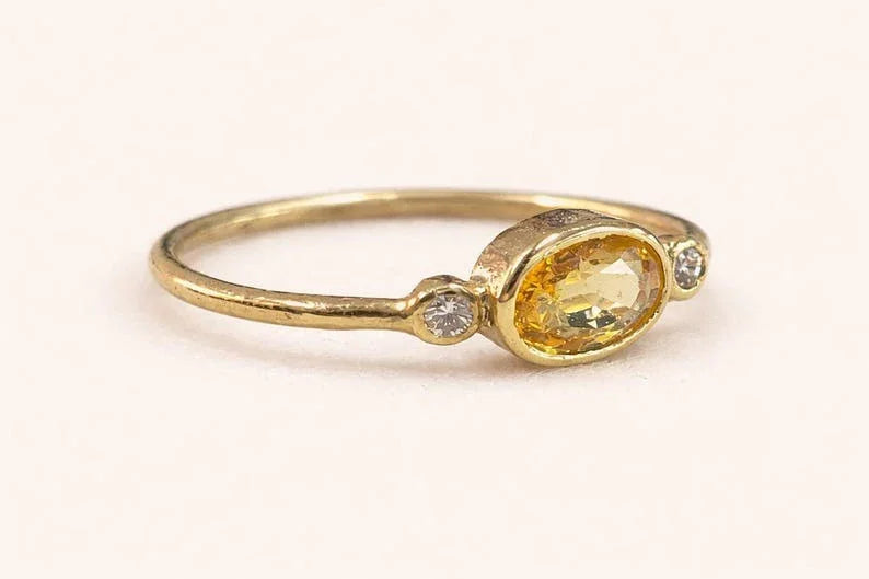 18K Gold Sun Sapphire Ring with Brilliant Cut Diamonds