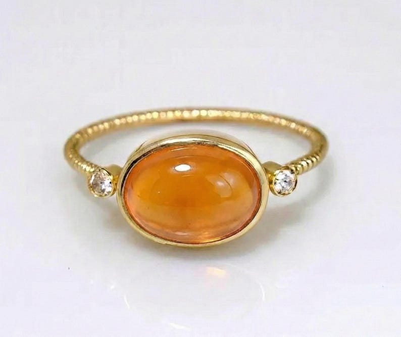Spiral ring shank in yellow gold with diamond accent