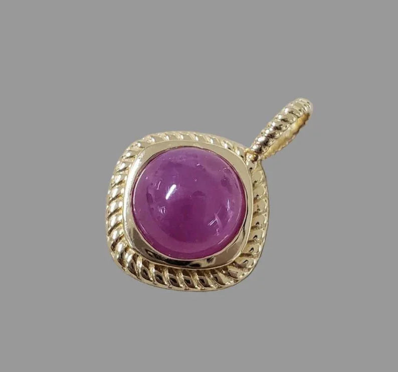 14 Karat Gold Oval Cabochon Rubin Anhänger