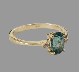 14k Gold Oval Emerald Ring with Diamond Accents - K Jewelry Accessories