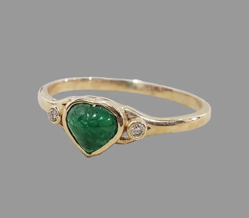 14k Gold Heart Emerald & Diamond Ring