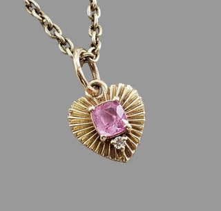 Charm spinelle rose en or 14 carats
