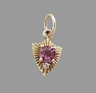 Charm spinelle rose en or 14 carats