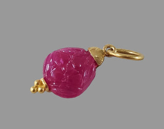 14 Karat Gold Oval Cabochon Rubin Anhänger