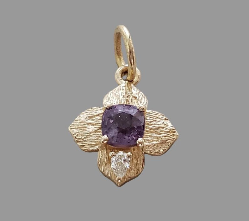 Charm spinelle rose en or 14 carats