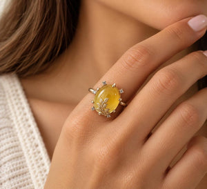 18 Karat Gold Opal mit Diamantring
