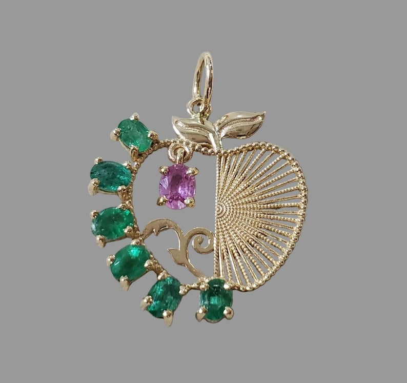 Emerald apple pendant with pink sapphire in 14K gold filigree