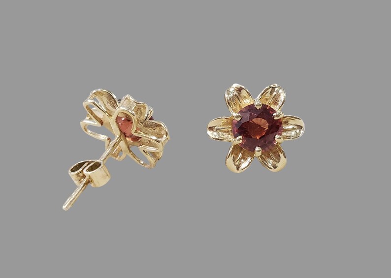 14K Gold Natural Red Garnet Flower Stud Earrings