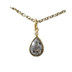 Charm-Anhänger aus 18 Karat Gold mit geschnittenem Diamant