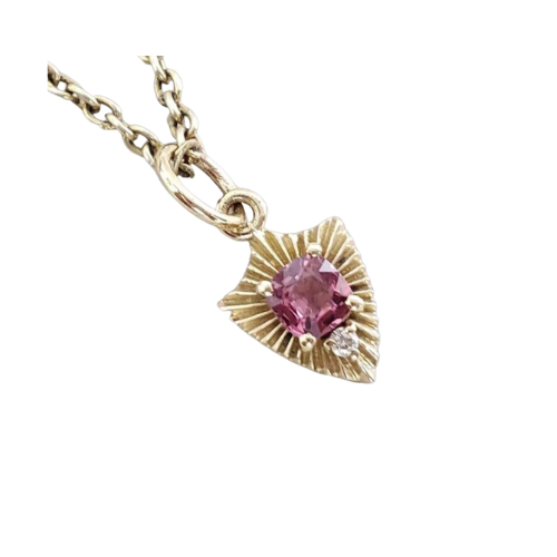 Charm spinelle rose en or 14 carats
