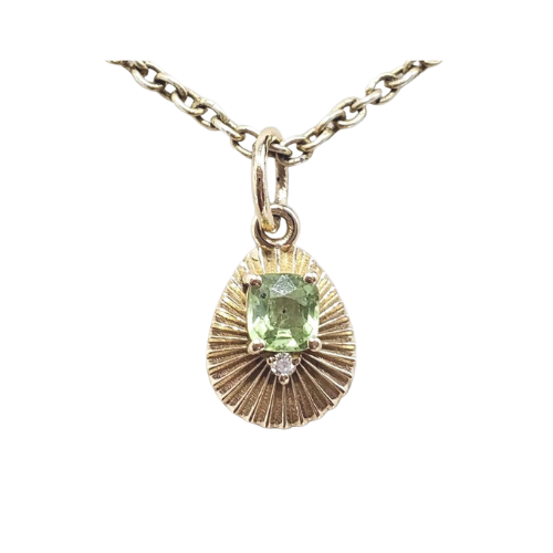 Charm spinelle rose en or 14 carats