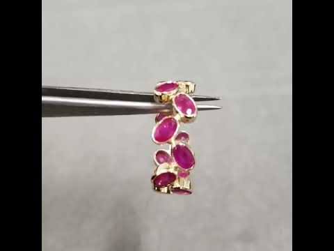 Ovaler Rubinring aus 14 Karat Gold