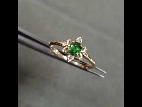14k Gold Oval Shape Tsavorite and Diamond Ring - K Jewelry Accessories