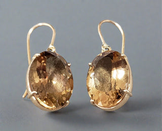 Champagne Quartz Oval Shape Dangling Earring in 14kt Gold