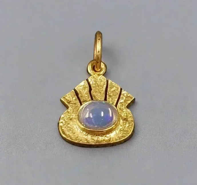 925 Gold Vermeil Ethiopian Opal Pendant Hammered multi fire - K Jewelry Accessories