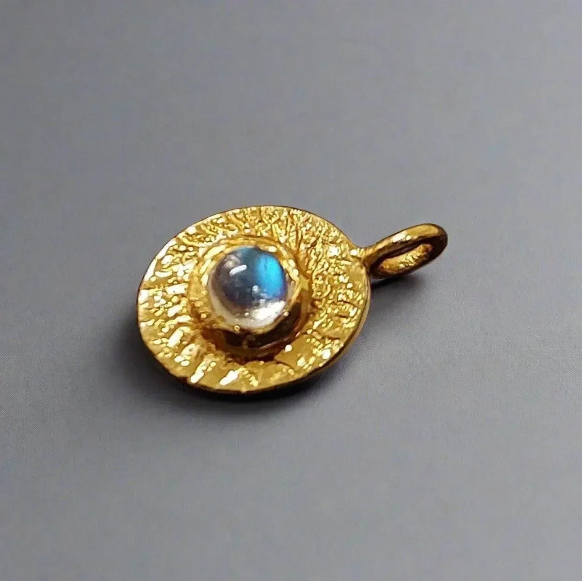 925 Gold Vermeil Rainbow Moonstone Charm - K Jewelry Accessories