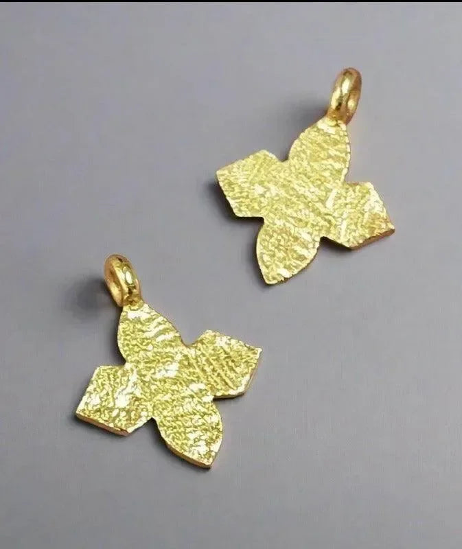 Handcrafted Elegant Gold Vermeil Flower Charm - K Jewelry Accessories