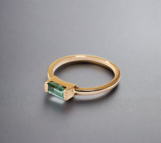 14k Gold Emerald Baguette Minimalist Ring - K Jewelry Accessories