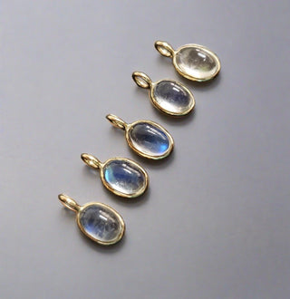 14k Gold Rainbow Moonstone Charm - K Jewelry Accessories