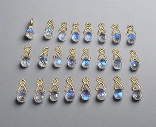 14k Gold Blue Schiller Rainbow Moonstone Charm - K Jewelry Accessories